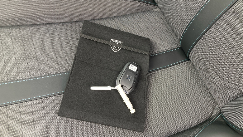 Peugeot 208 1.2 PureTech 100 Allure Premium + 5dr Petrol Hatchback